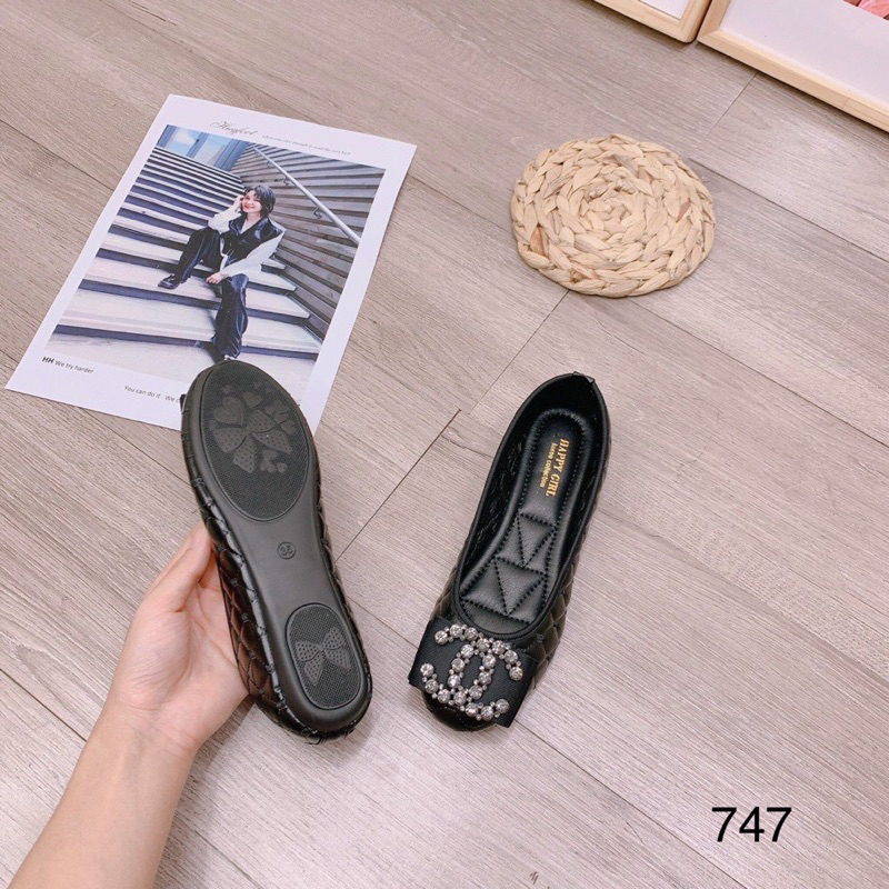 Giày bệt trần chỉ tag logo đá X, L V mã 866, 747