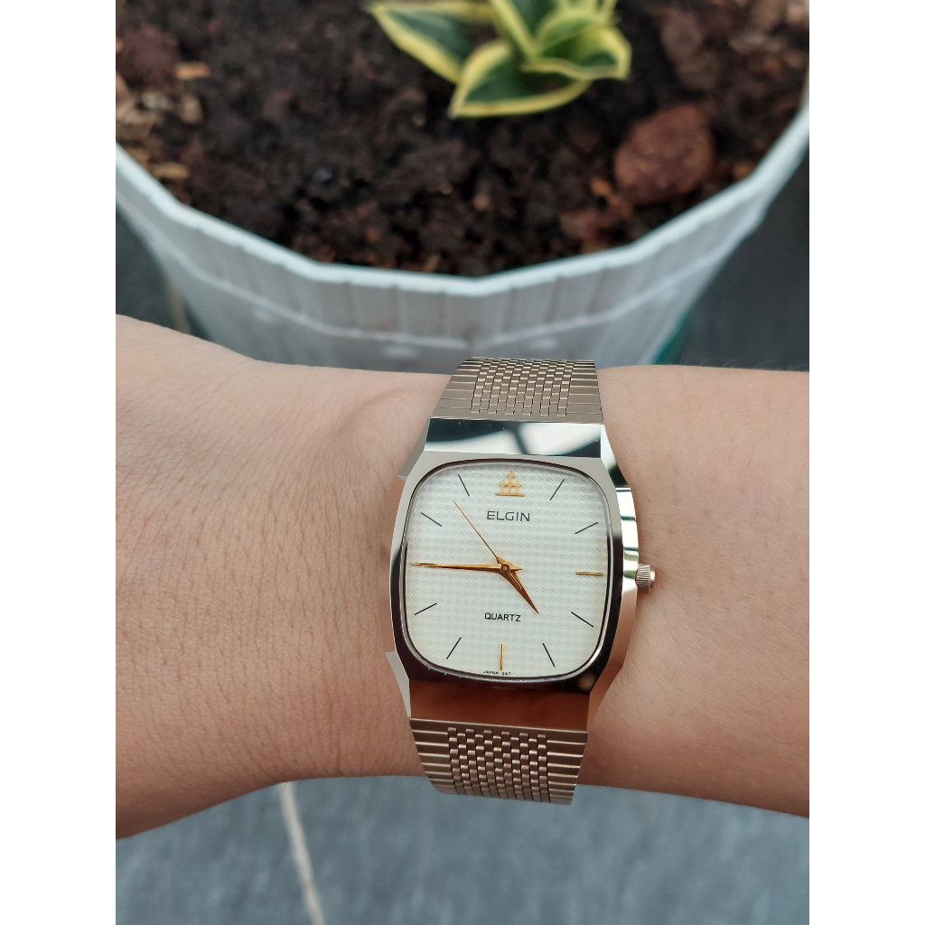 Đồng hồ nam Elgin vỏ đá mặt tank vân 3d chạy pin