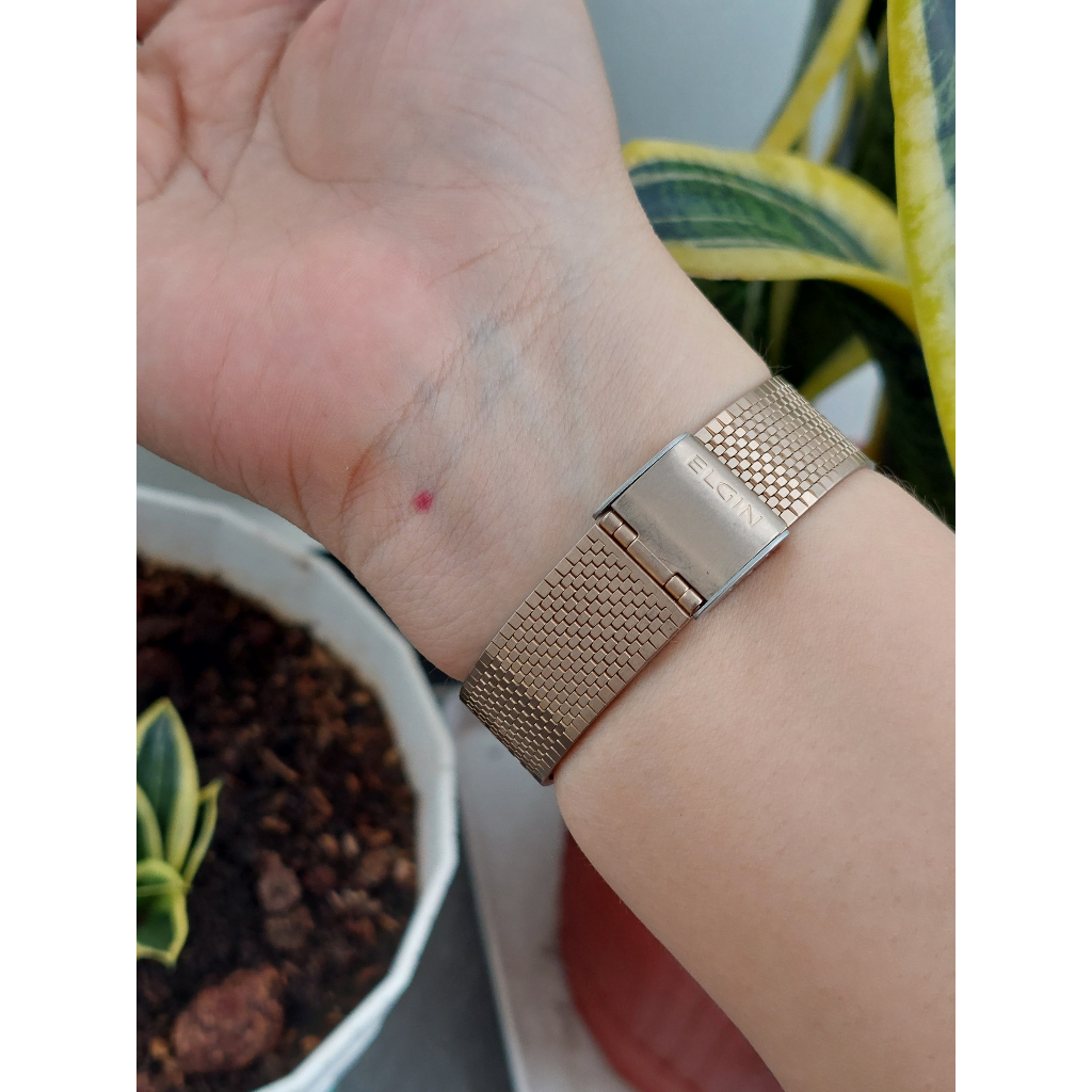 Đồng hồ nam Elgin vỏ đá mặt tank vân 3d chạy pin