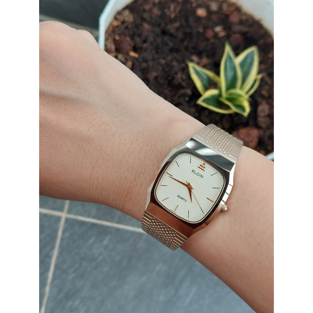 Đồng hồ nam Elgin vỏ đá mặt tank vân 3d chạy pin