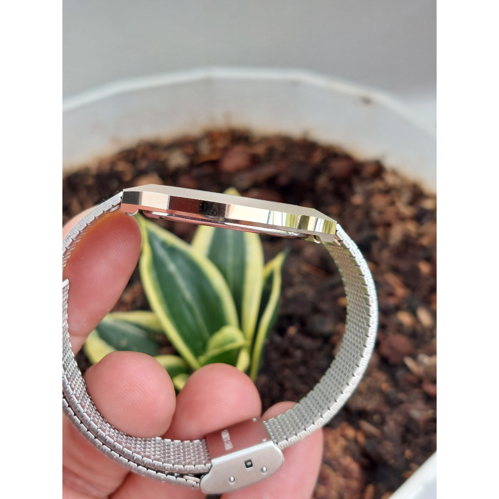 Đồng hồ nam Elgin vỏ đá mặt tank vân 3d chạy pin