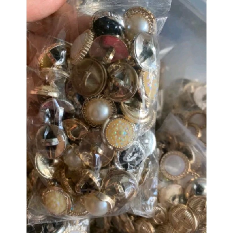 Set 50 nút lộn xộn đơm trên áo váy đường kính 1.8cm