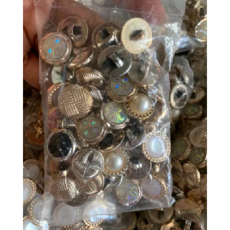 Set 50 nút lộn xộn đơm trên áo váy đường kính 1.8cm