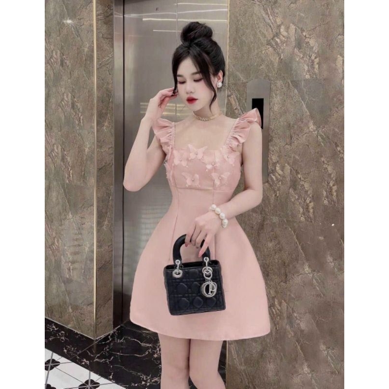 Đầm nữ sang chảnh. Đầm cúp ngực 2 dây cánh tiên chân váy A phối hoa 3D đá sang chảnh.