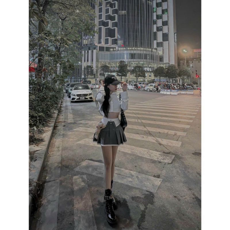 Chân váy kẻ cạp lật kèm gấu