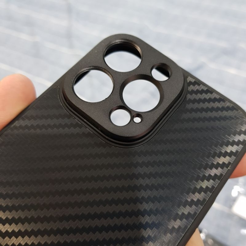 Ốp ren vân carbon 13promax,14promax, 15promax chuyên dành cho lens 17mm, chắc chắn và gọn gàng