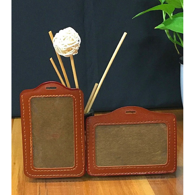 Bao da PU đựng thẻ, bảng tên cho nhân viên học sinh dáng ngang/dọc mẫu đơn giản thanh lịch