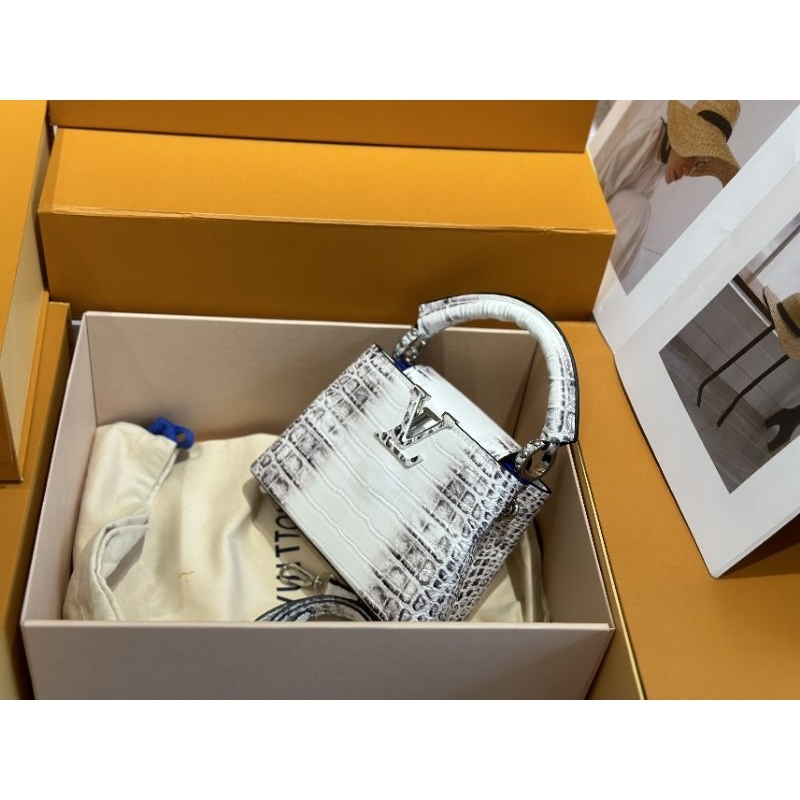 Túi xách dành cho nữ LV Capu..Himalaya 21cm vân cá sấu 2 bên chuẩn xịn kèm hộp vip nam châm