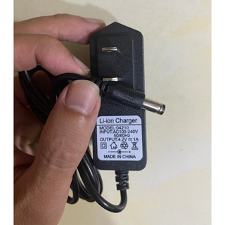  Sạc pin 1s sạc 4.2v 1A 2A tự ngắt khi đầy có đèn báo dùng cho pin lithium lipo 18650 