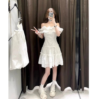 Váy trắng trễ vai