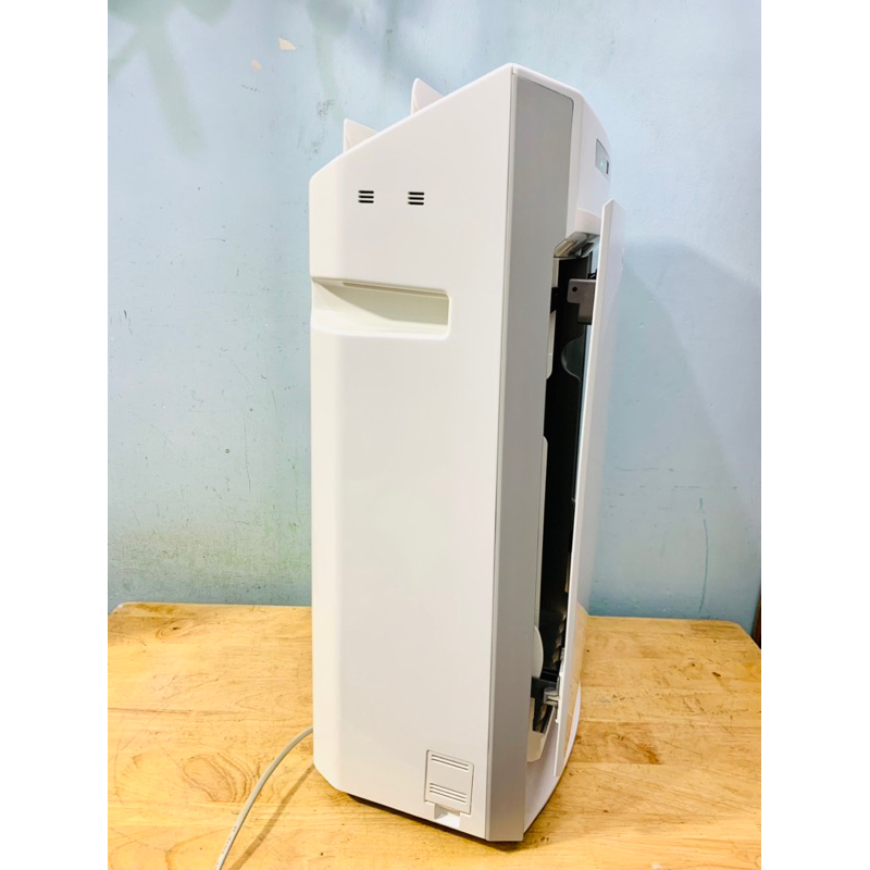 Máy lọc không khí tạo ẩm Panasonic F-VXH70