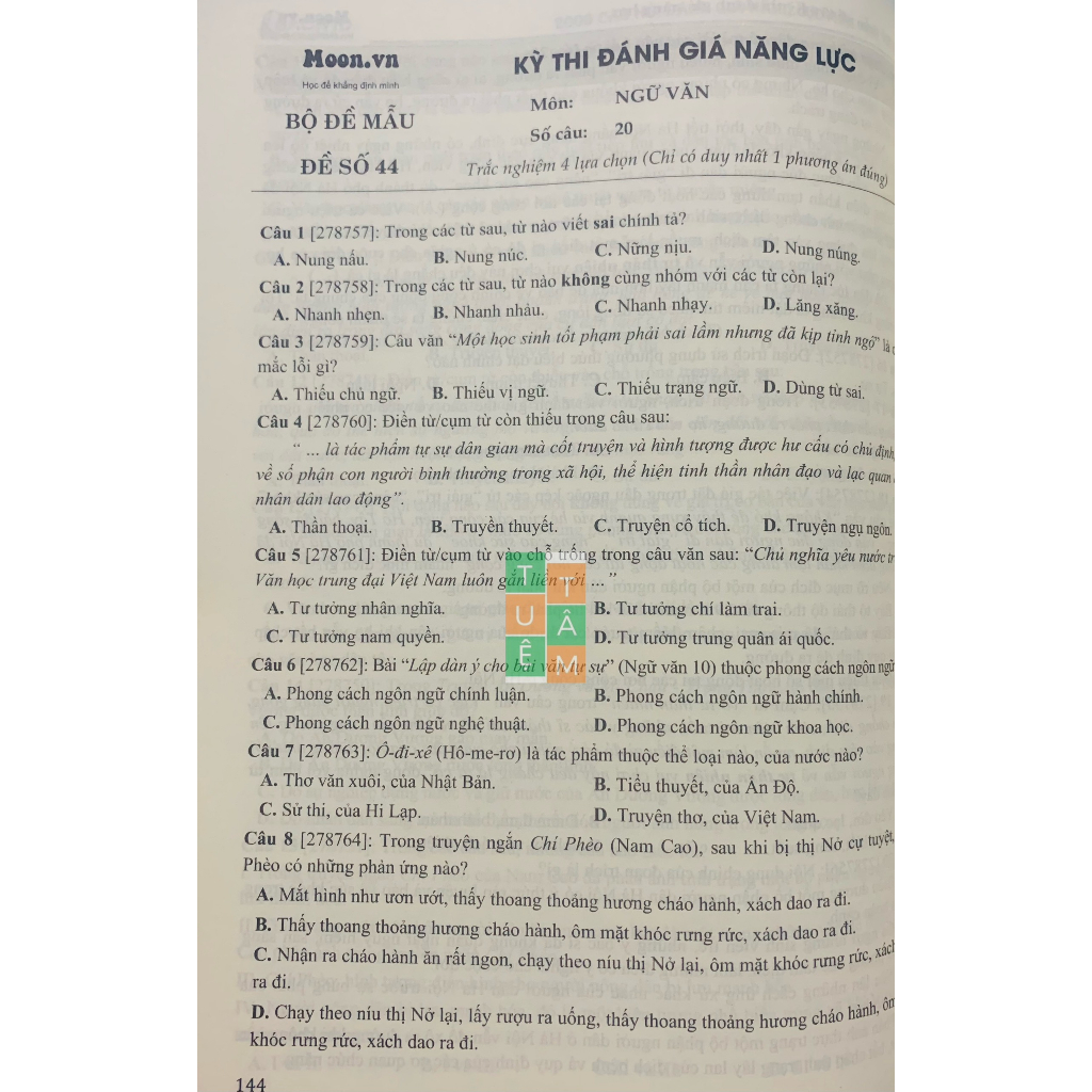 Sách - 2000 câu hỏi đánh giá năng lực môn Ngữ Văn