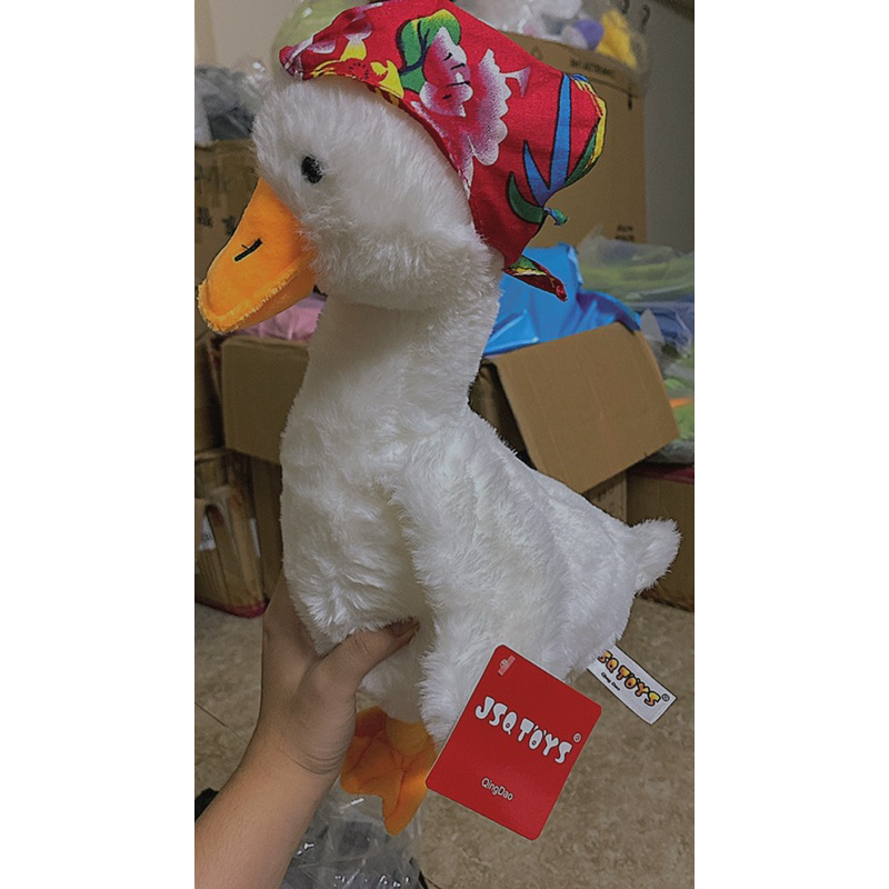 Linh vật Nxnx34 vịt bông đội khăn đỏ size 35cm HÀNG CÓ SẴN
