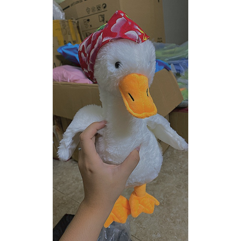 Linh vật Nxnx34 vịt bông đội khăn đỏ size 35cm HÀNG CÓ SẴN