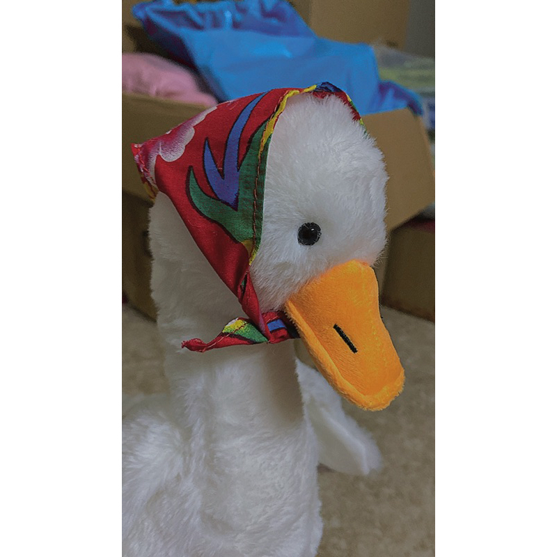 Linh vật Nxnx34 vịt bông đội khăn đỏ size 35cm HÀNG CÓ SẴN