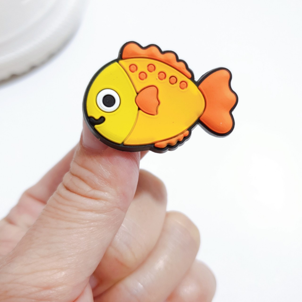 Phụ kiện hkdesign/ nút gắn dép 2D nhựa hoạt hình nhiều mẫu dễ thương