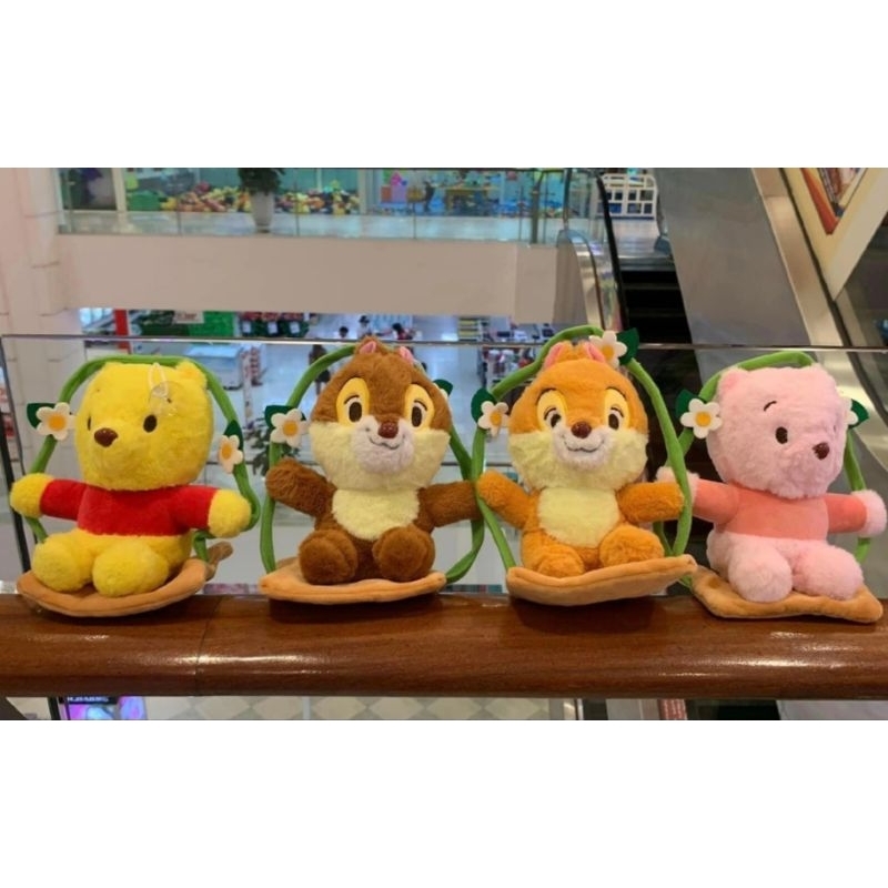 Gấu bông Pooh và sóc ngồi xích đu 25cm