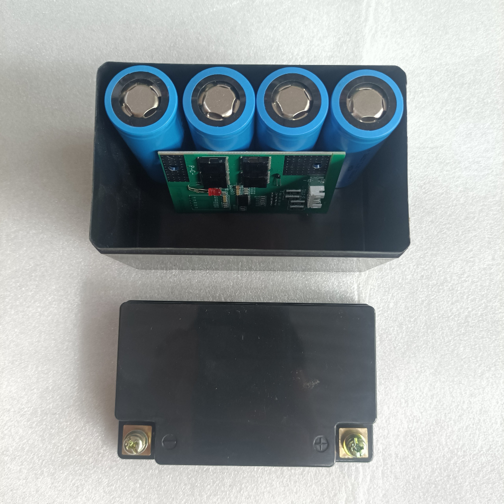 Combo chế pin sắt photphat 3Ah thay thế acquy xe máy 4Ah