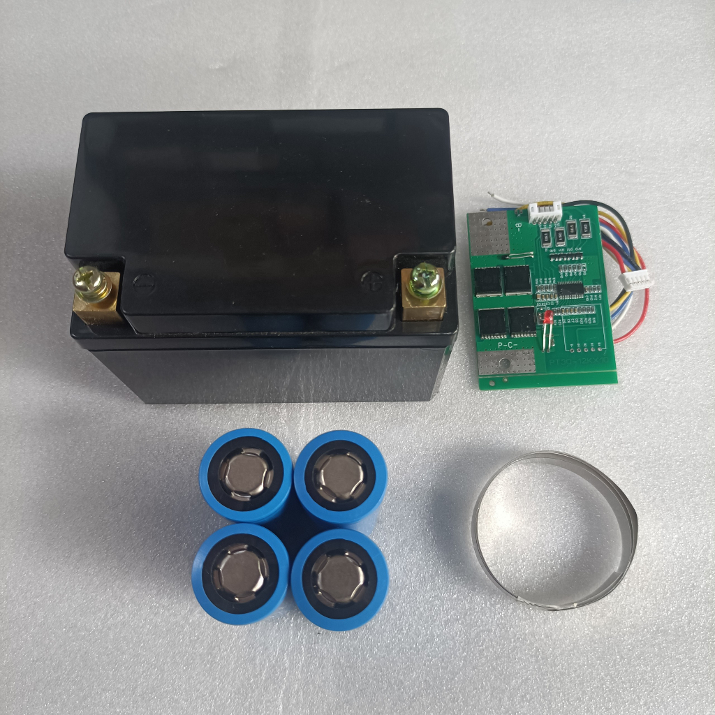 Combo chế pin sắt photphat 3Ah thay thế acquy xe máy 4Ah