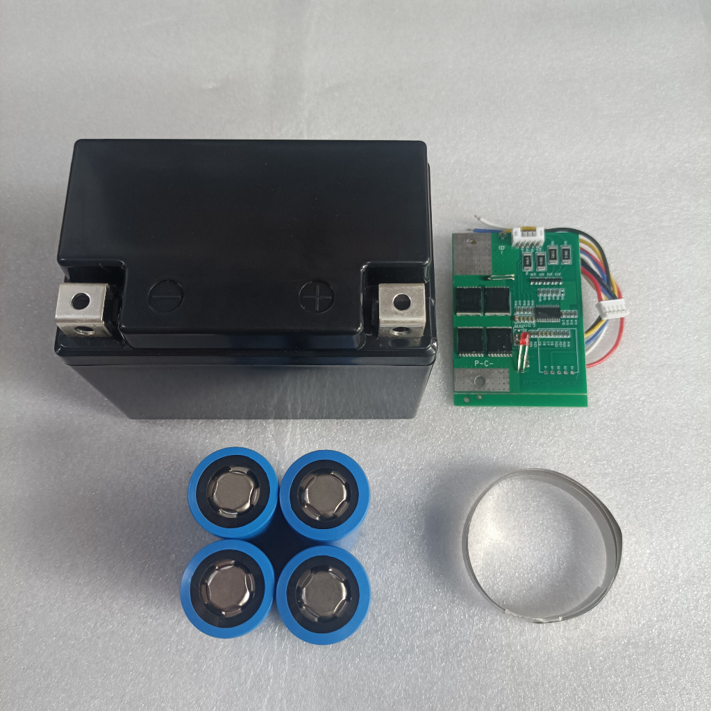 Combo chế pin sắt photphat 3Ah thay thế acquy xe máy 4Ah