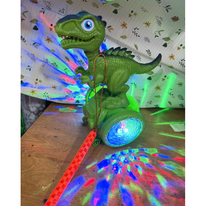 Đồ chơi lồng đèn Trung thu khủng Long di chuyển trên xe nhạc đèn