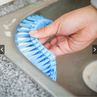 Bàn chải uốn cong tiện lợi dụng cụ nhà bếp
