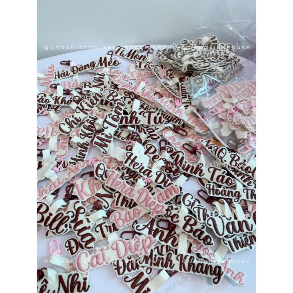 TAGNAME chữ thêu tên theo yêu cầu - gắn balo, móc khóa