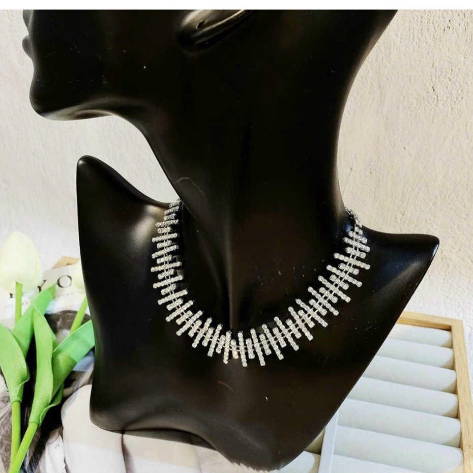 Choker xương cá đính đá cao cấp dành cho nữ 3 phân loại