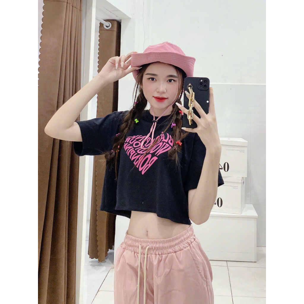 Áo thun tay ngắn croptop hình trái tim giá hạt dẻ