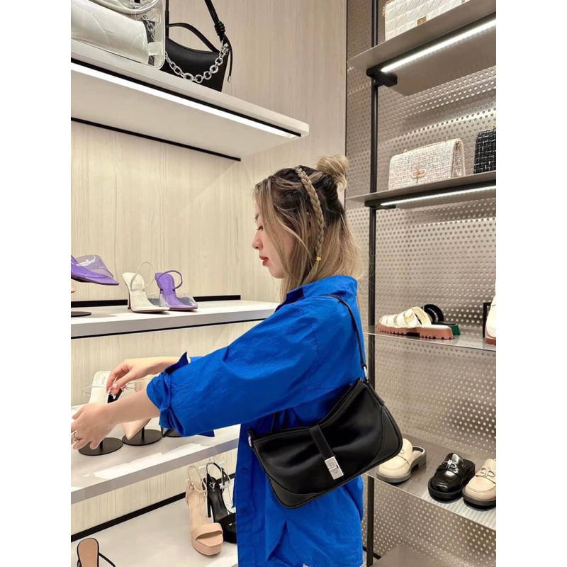 Túi kẹp nách pd miệng khoá kéo có dây dài đeo chéo Size 24