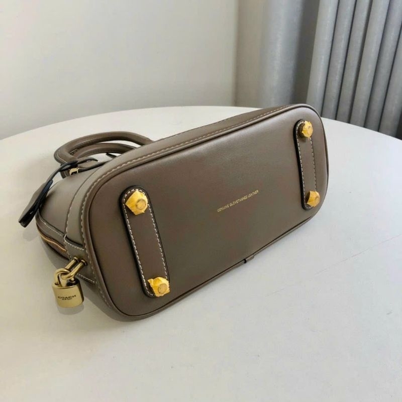 Túi C0ach dáng hến da thật sang xịn