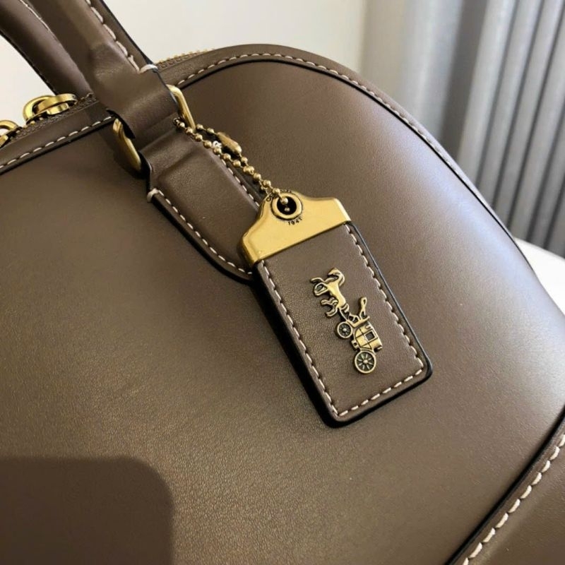 Túi C0ach dáng hến da thật sang xịn