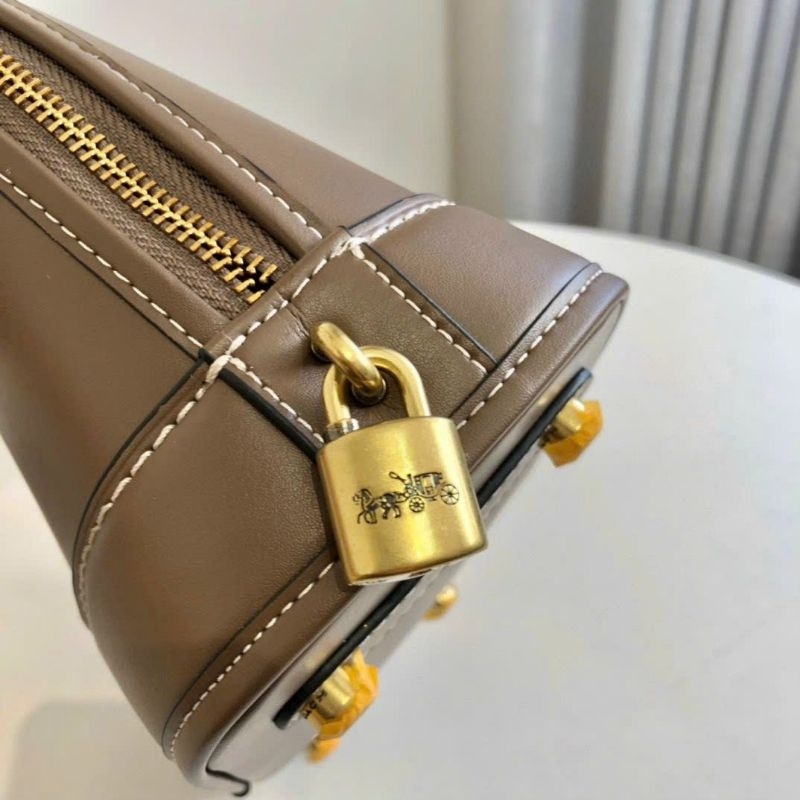 Túi C0ach dáng hến da thật sang xịn