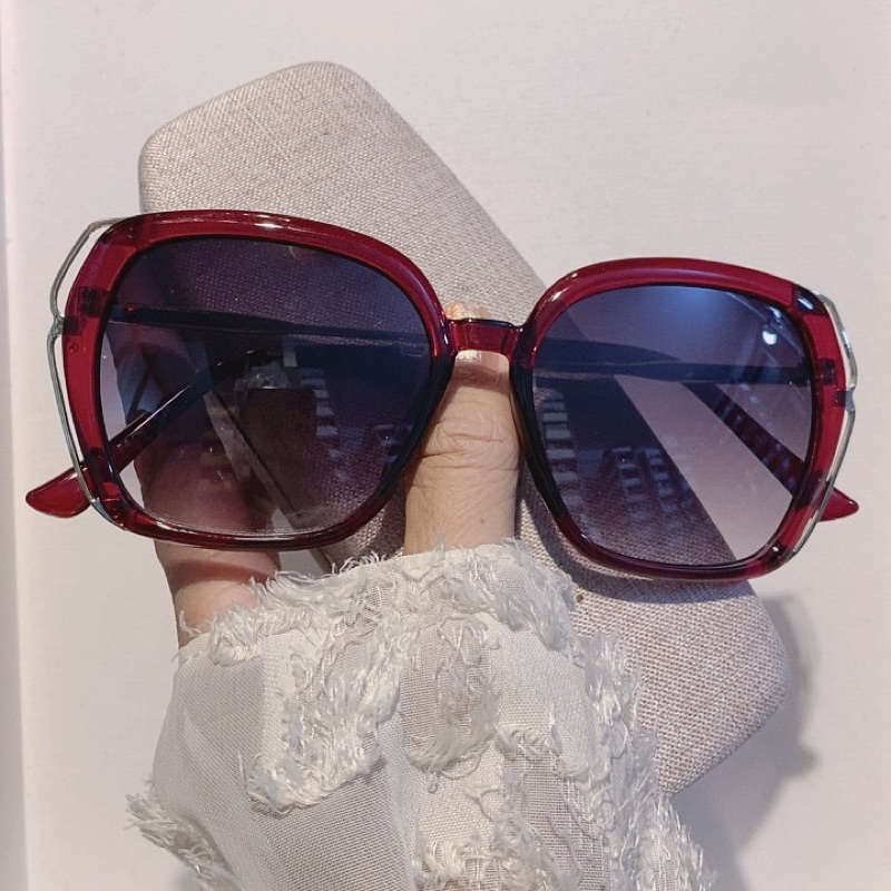 KÍNH MÁT HOT TREND GỌNG SI CAO CẤP PHOM TRÒN