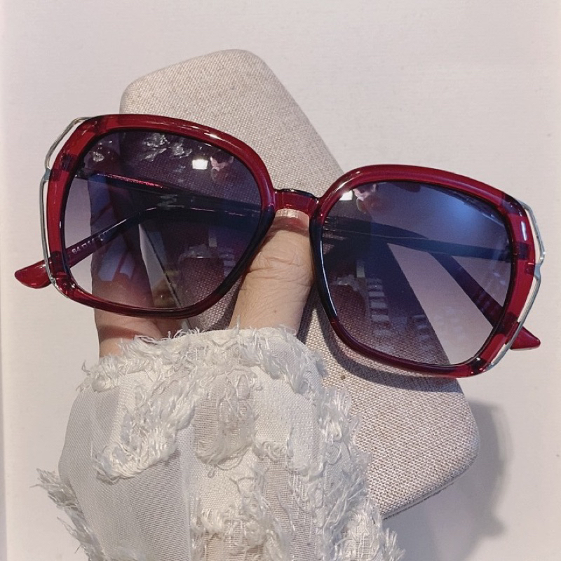 KÍNH MÁT HOT TREND GỌNG SI CAO CẤP PHOM TRÒN