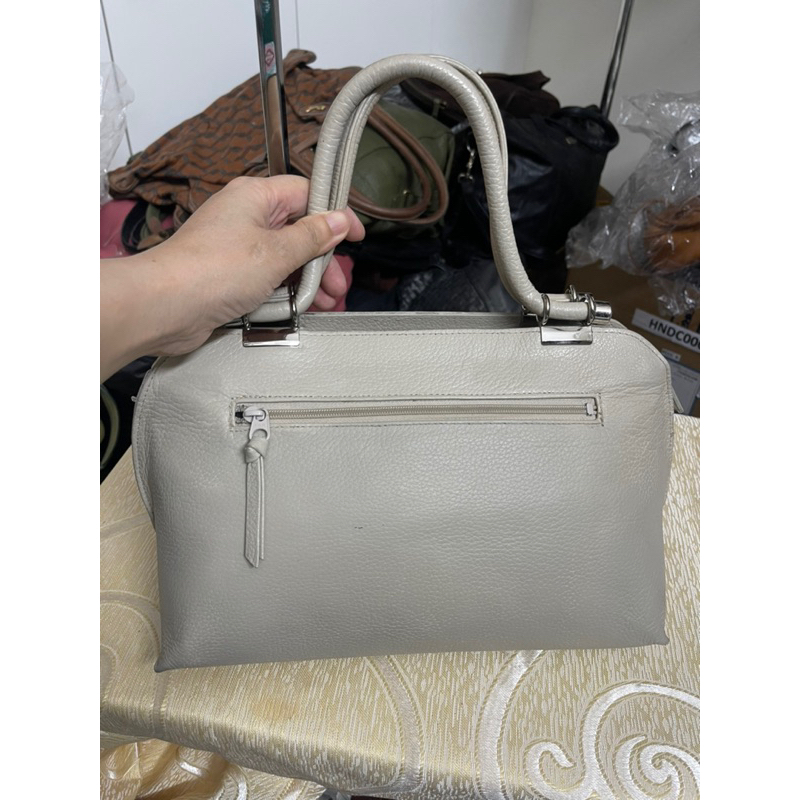 Túi da thật mua tặng mẹ đi làm nhé các bé