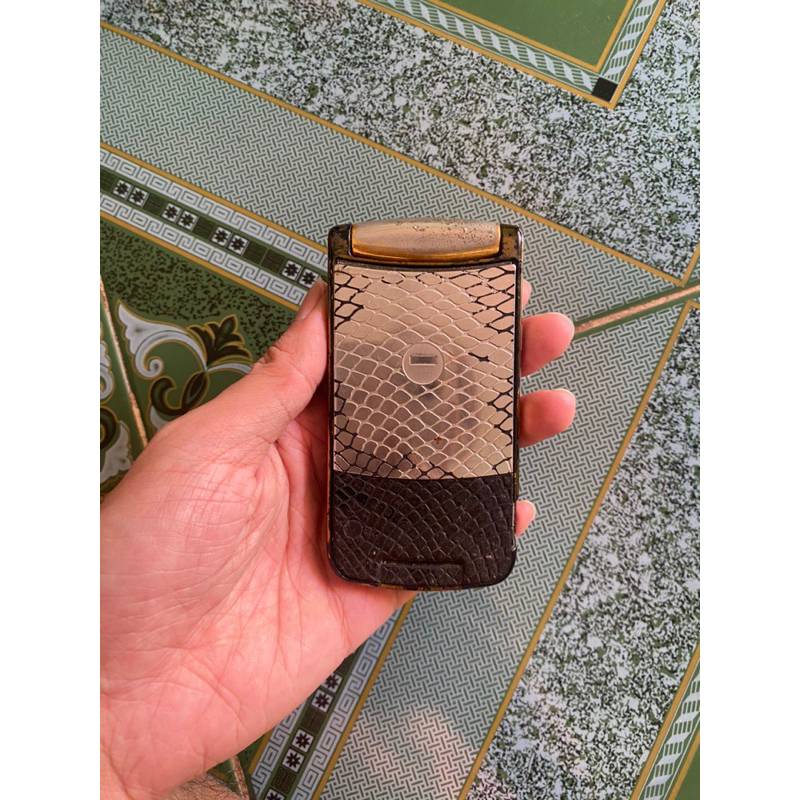 Điện thoại Motorola V8 zin trùng imei