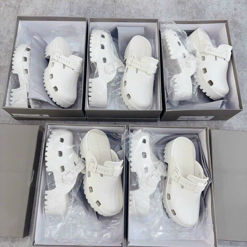 Sục nhựa CNK siêu nhẹ, quai đai nâng đế 5cm