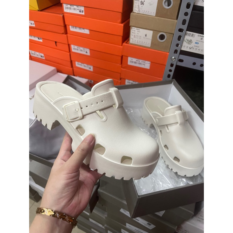 Sục nhựa CNK siêu nhẹ, quai đai nâng đế 5cm