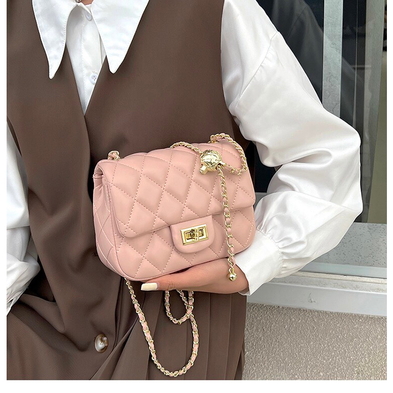 Túi Xách Nữ Đeo Chéo, Đeo Vai Da Trơn Họa Tiết Ô Trám, Phối Dây Xích Có Quả Cầu Lạ Mắt Sang Chảnh CIN017