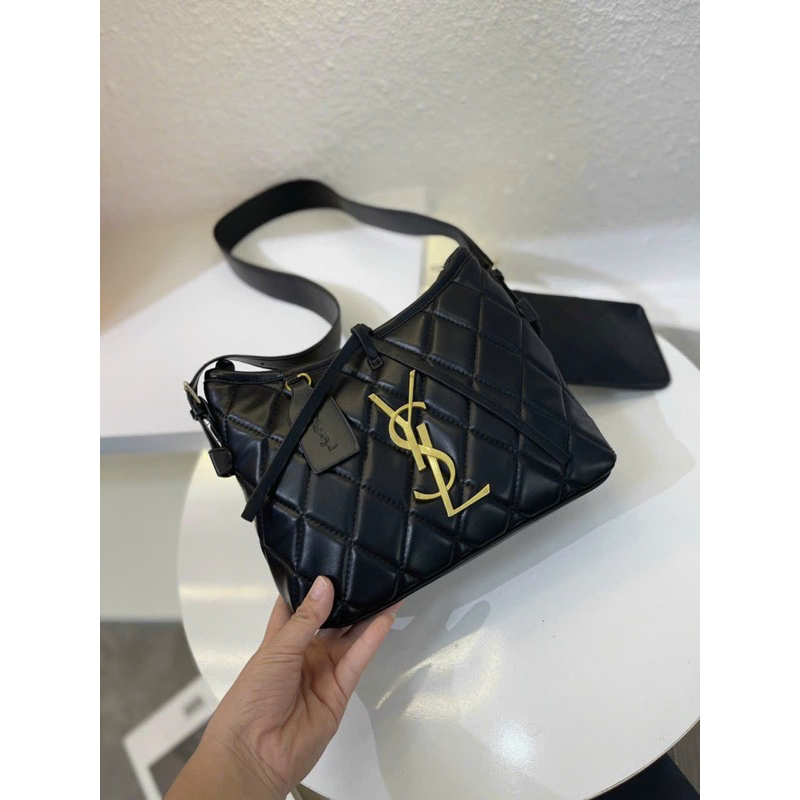 Sét túi xách nữ kẹp nách trần ô tag vàng chữ to tặng kèm ví