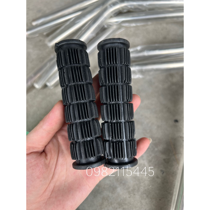 Tay nắm cao su nắp ghi đông lái máy cắt cỏ ( Giá 1 cặp 2 cái )