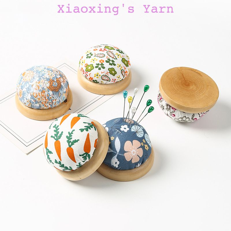 Gối cắm kim đế gỗ để bàn phối hoạ tiết vintage ( màu ngẫu nhiên ) | Xiaoxing's Yarn