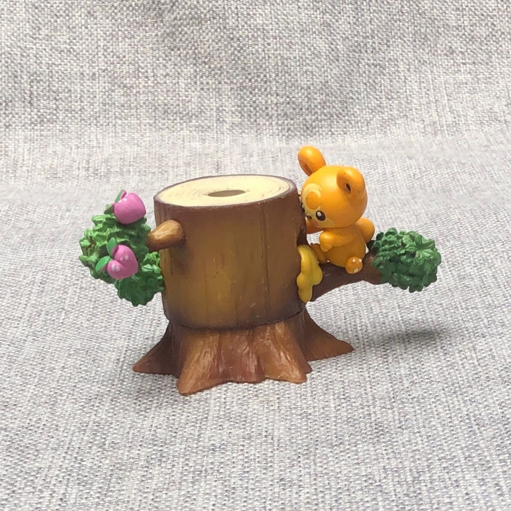 Mô hình Pokemon kèm bối cảnh cây cối 4-5CM