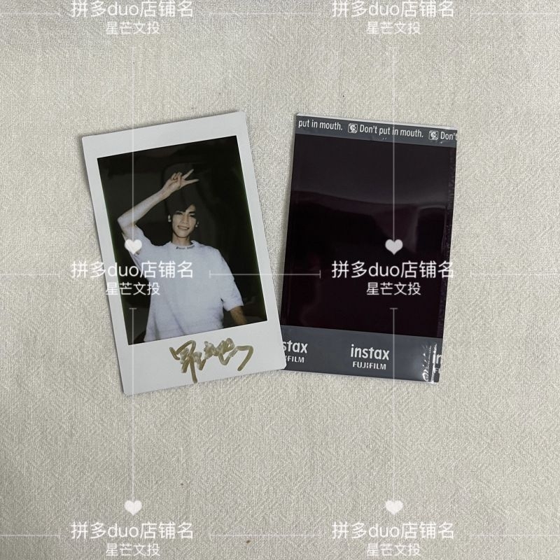Polaroid chữ ký tay La Vân Hi