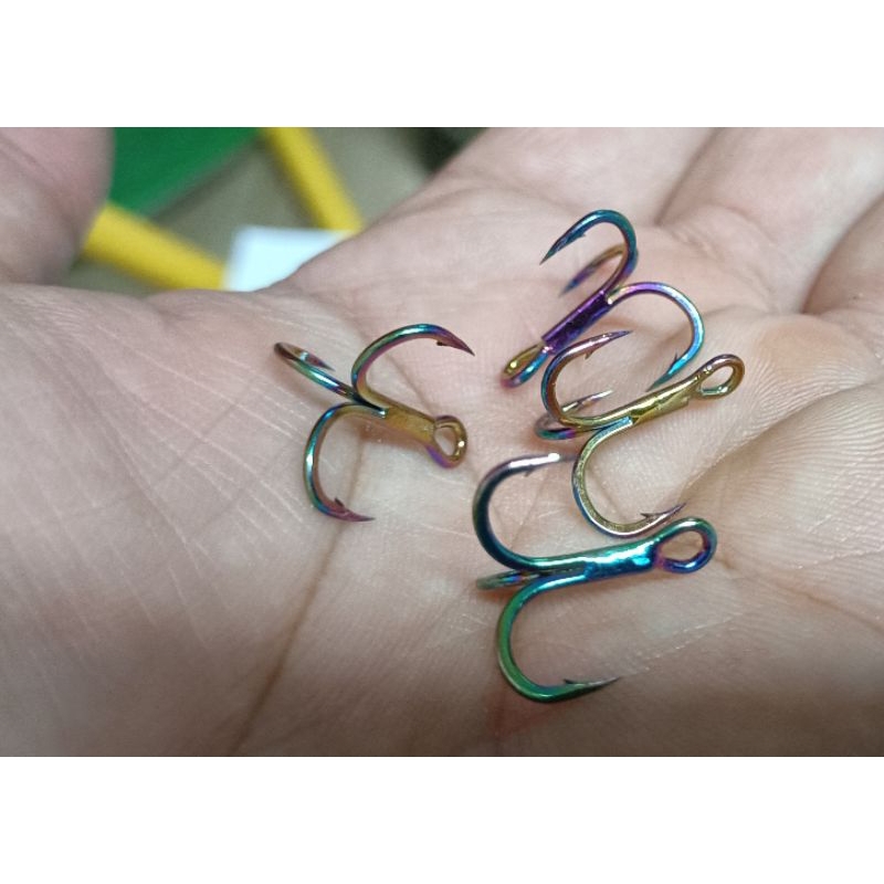 Lưỡi câu lure chất liệu titan sắc bén, cứng cáp. Size 6# , 8#