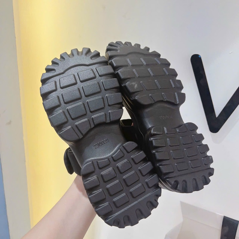 Dép 2 quai ngang miu đế cao