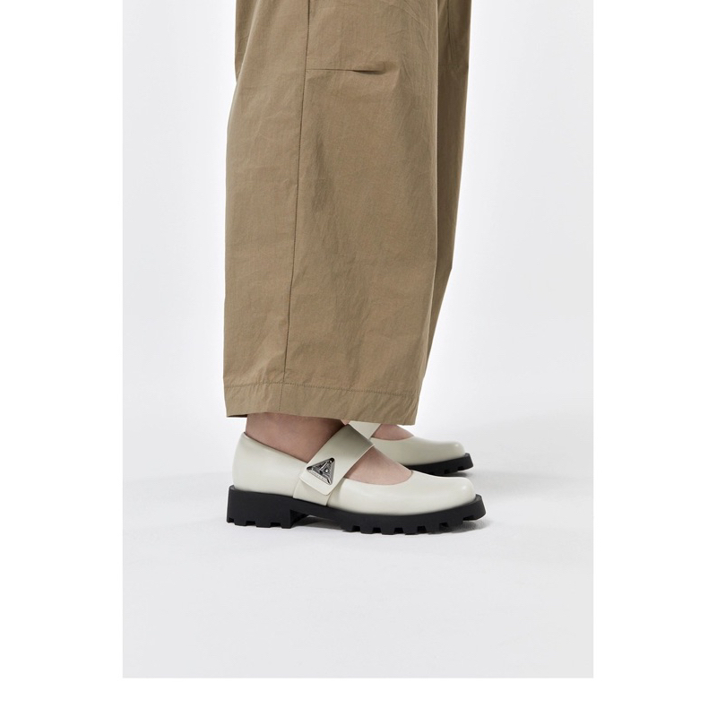 Giày búp bê Cnk Mary Jane đế bánh xe cao 3.5cm khoá tam giác kim loại phong cách mới hàng Fullbox 2023 G05