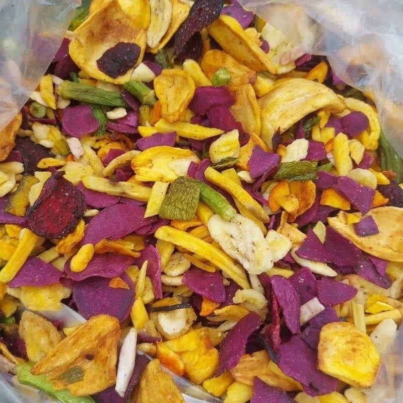 Trái Cây Thập Cẩm Sấy Vỡ, Nguyên Miếng, Đủ Vị, Thơm, Giòn, Ngon, Rẻ, 1 Gói 500gr