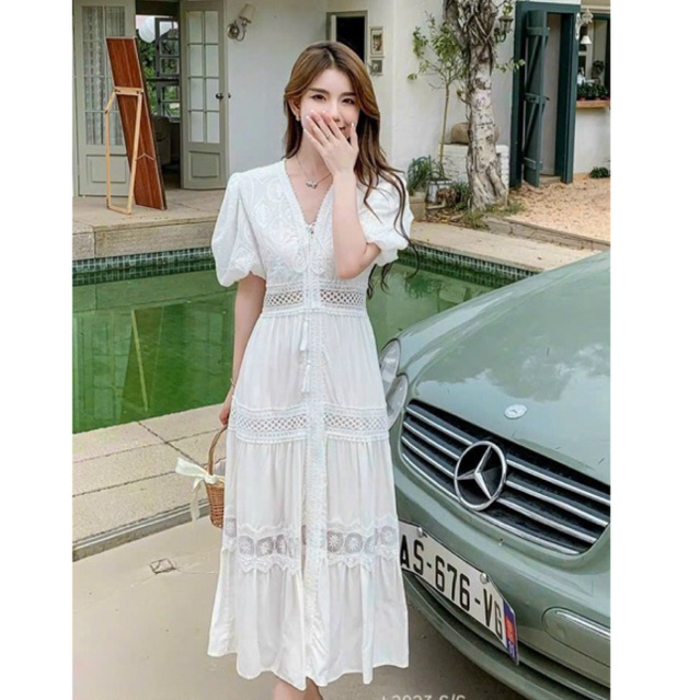 ĐẦM MAXI XÔ LỤA TRẮNG PHỐI REN CỔ CỘT DÂY